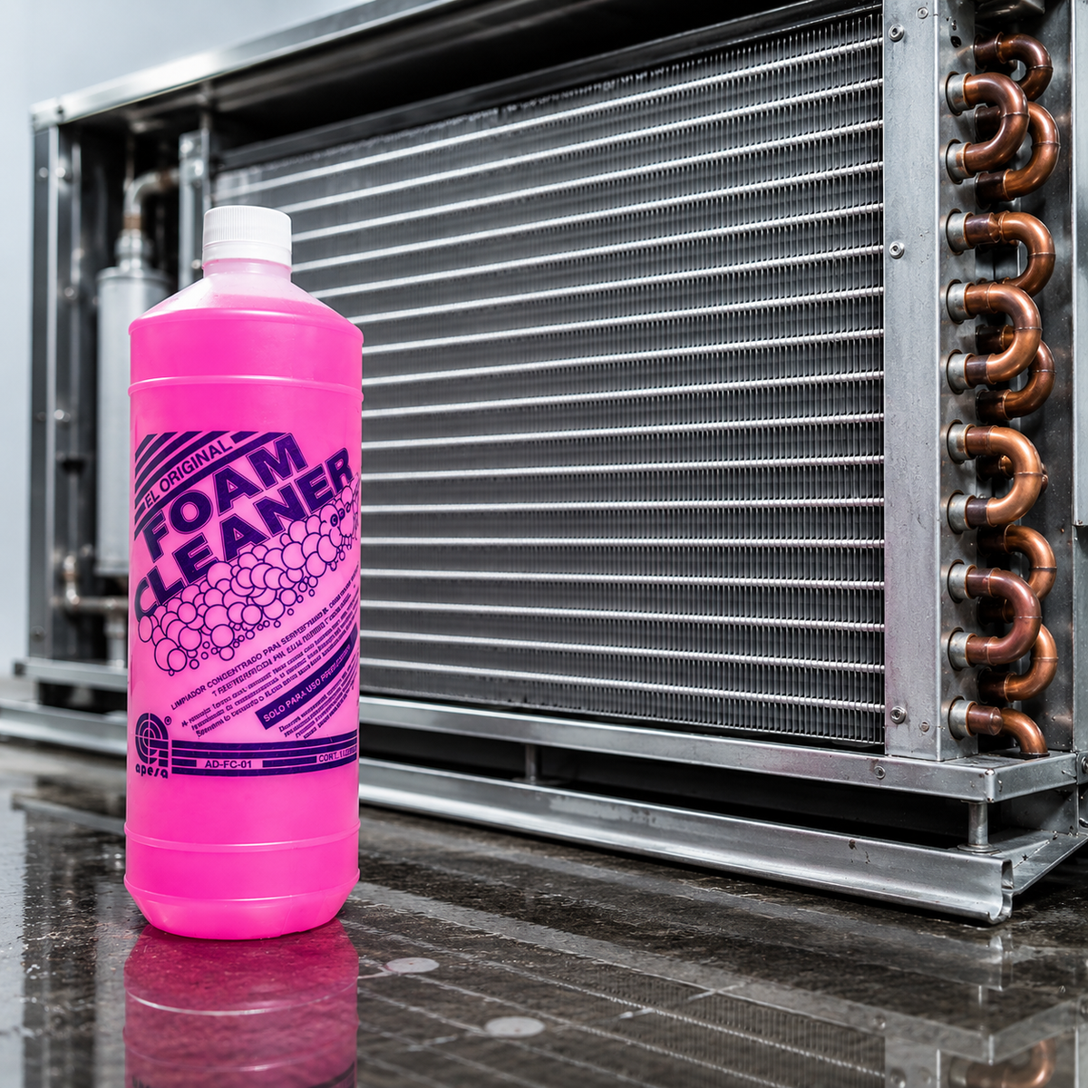 Foam Cleaner Adesa 1 litro — limpiador concentrado de alta espuma para serpentines de aire acondicionado y refrigeración comercial, uso profesional México.